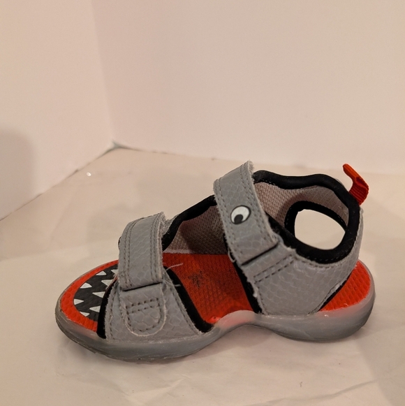 Carter's Toddler Boy Gray and Red Shark Sandals in Size 7 - Picture 2 of 10